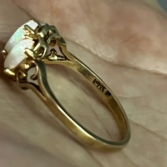 Elegant 14K Yellow Gold Triple Opal Ring - Picture 5 of 16